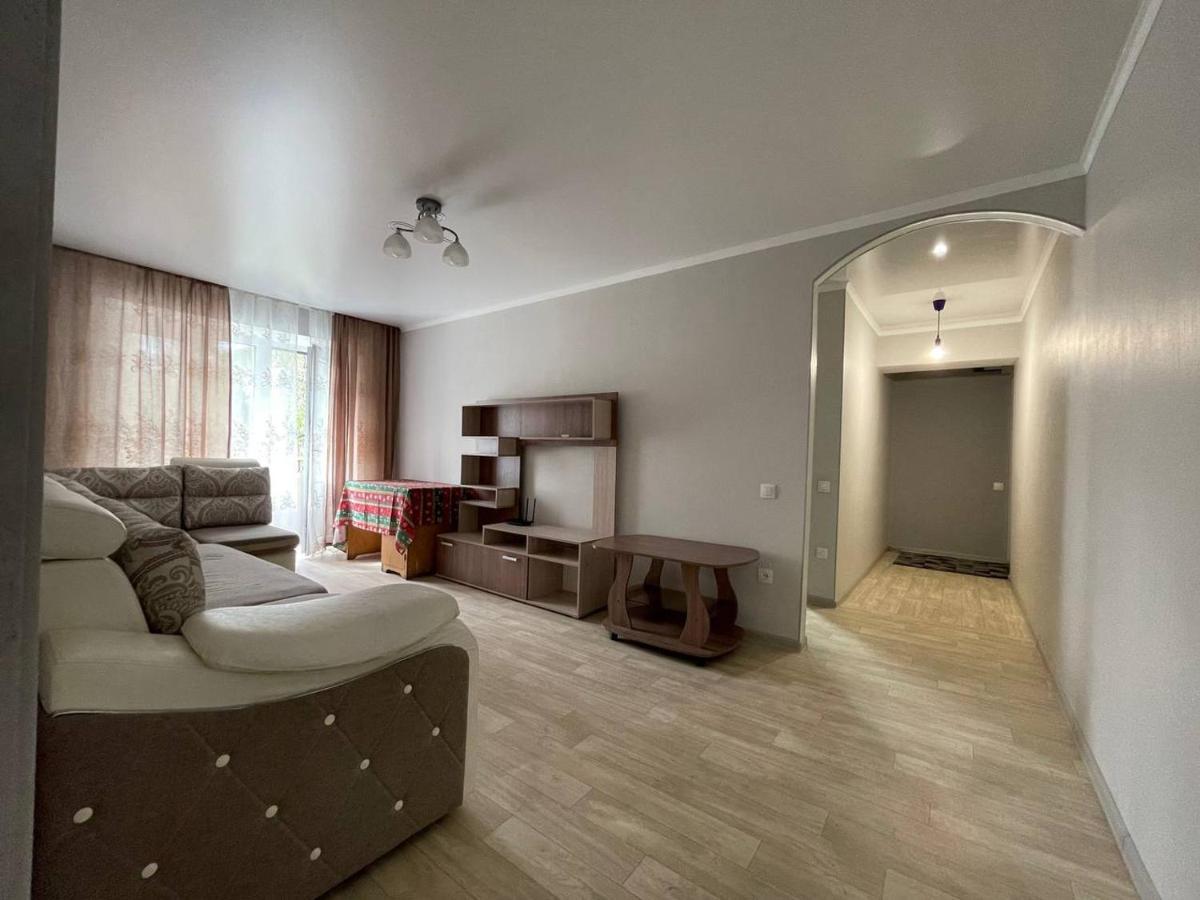 Apartment on Kievskaya street Bishkek Bagian luar foto