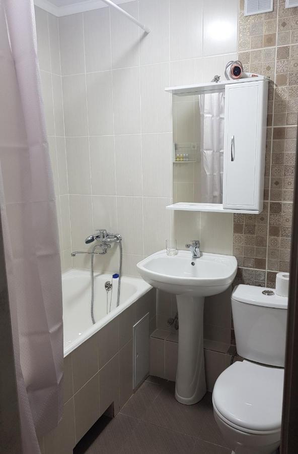 Apartment on Kievskaya street Bishkek Bagian luar foto